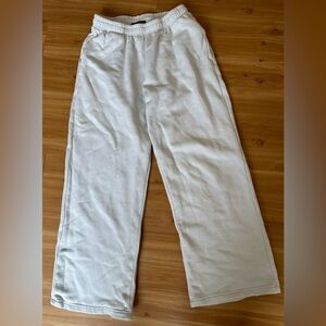 Brandy Melville White Sweatpants, Worn, in Good Condition, One Size Fits All